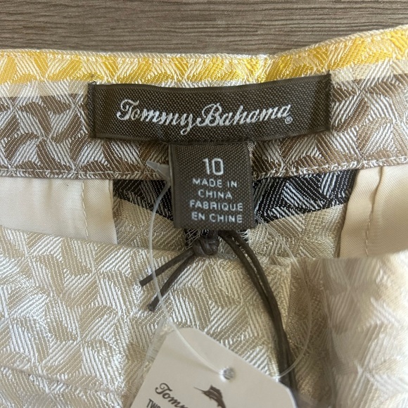 NWT Tommy Bahama Women's Shorts 100% Silk Size 10 - Picture 2 of 6